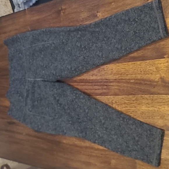 Athleta Salutation Stash Crop Green And Blac Leggings With Pockets Women's Large - Picture 3 of 6